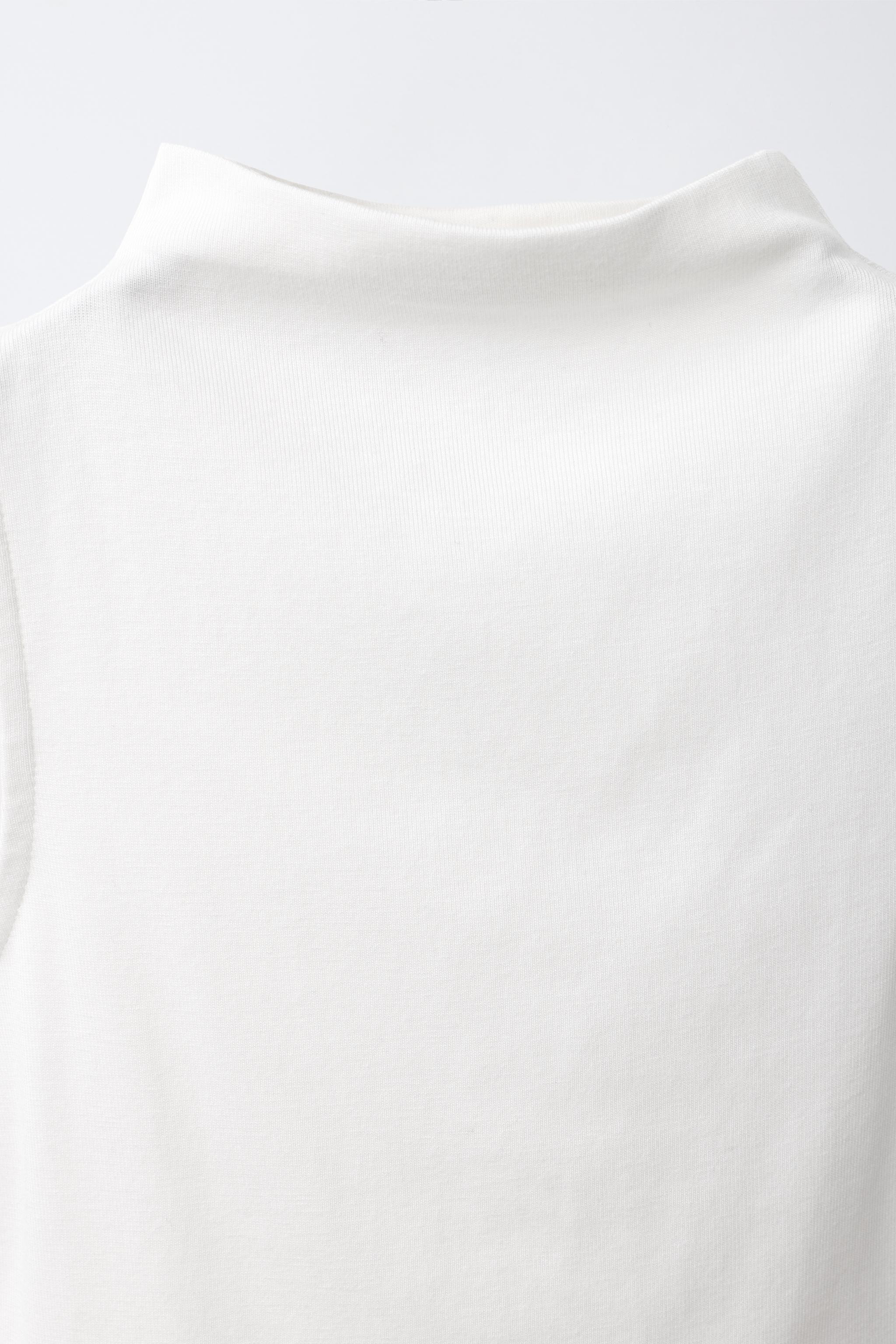 HAUT SANS MANCHES EN COTON ET MODAL